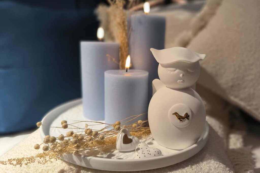 Bougies à LED en cire naturelle, idéale pour créer une ambiance féerique et chaleureuse pendant les fêtes de Noël.